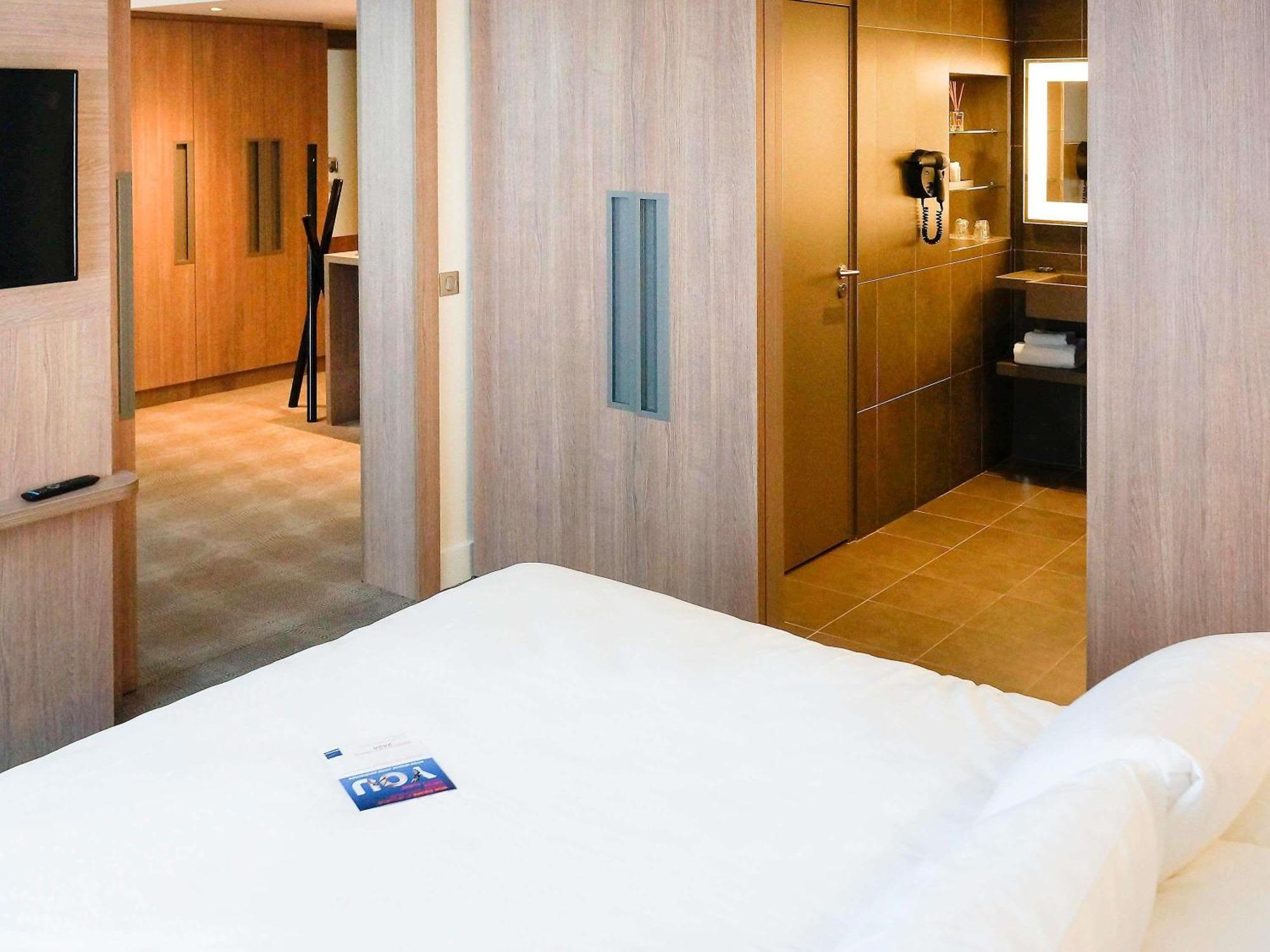 Novotel Saclay Exterior foto