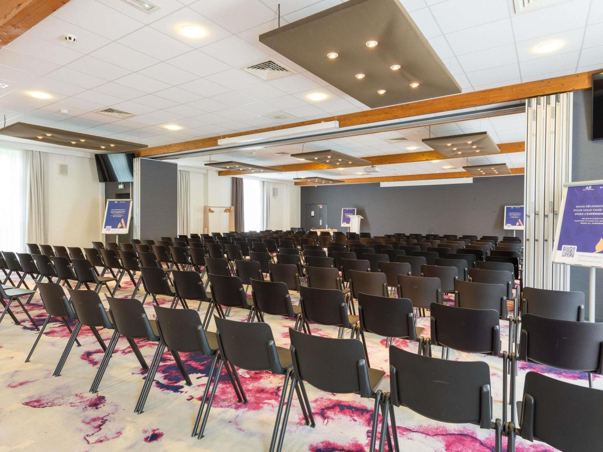 Novotel Saclay Exterior foto