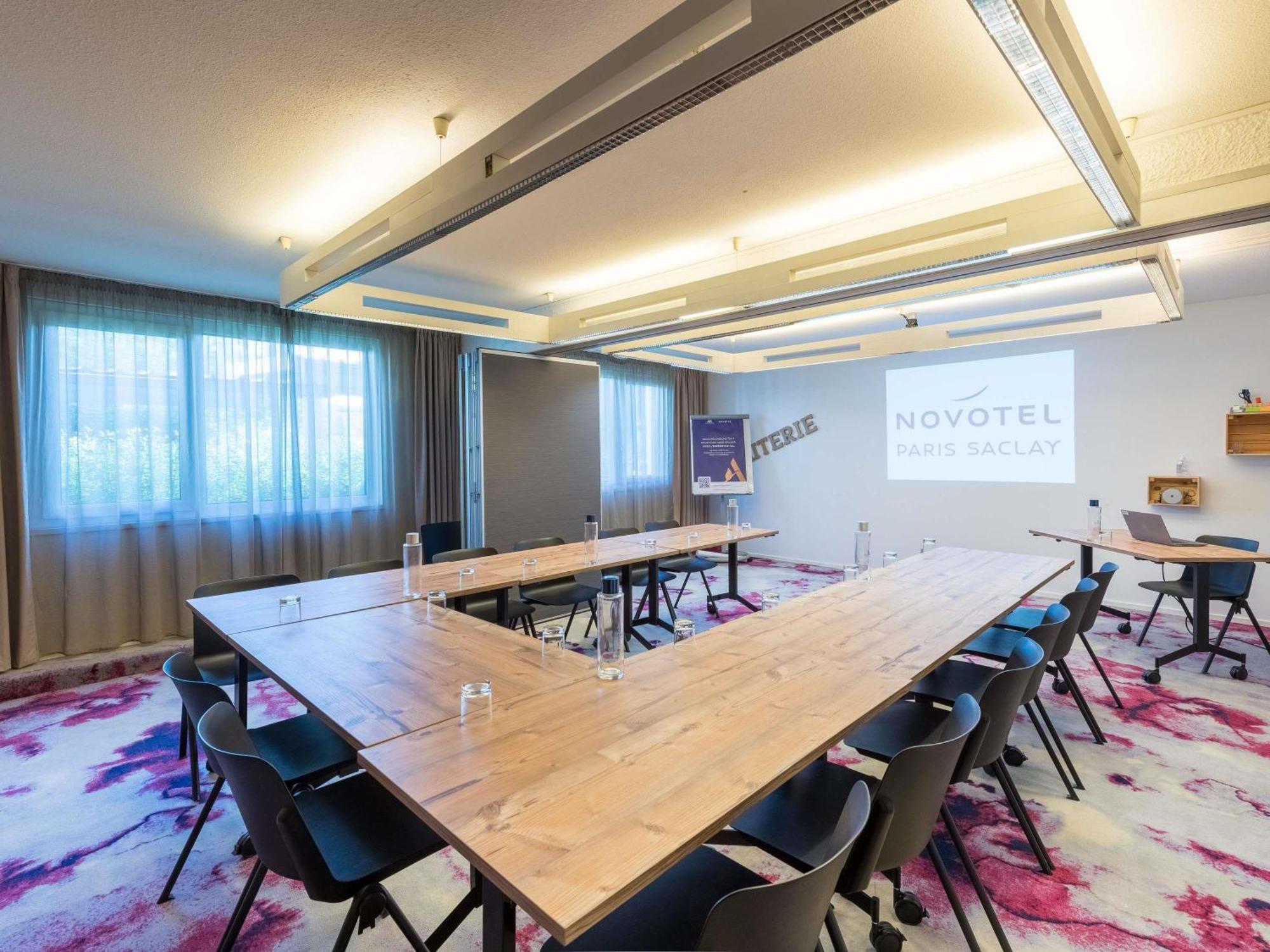Novotel Saclay Exterior foto