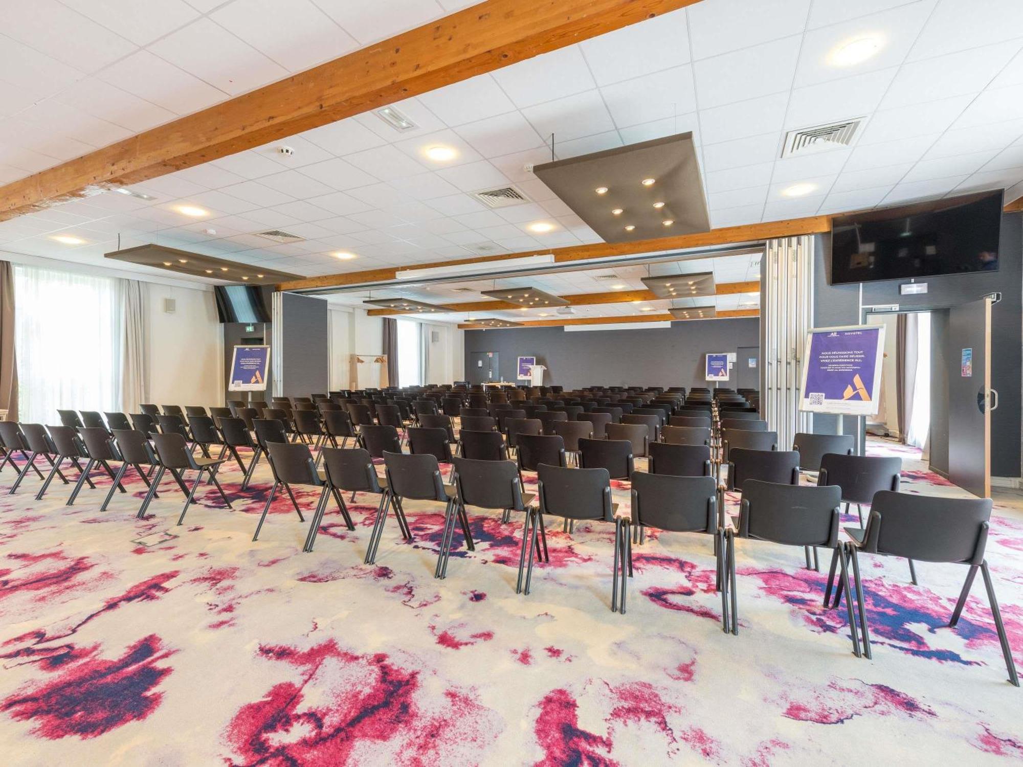 Novotel Saclay Exterior foto