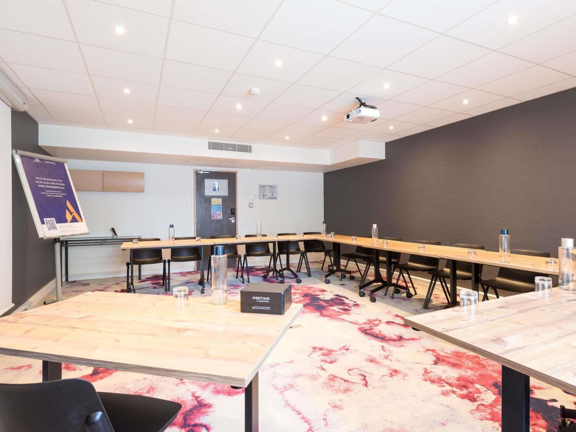 Novotel Saclay Exterior foto