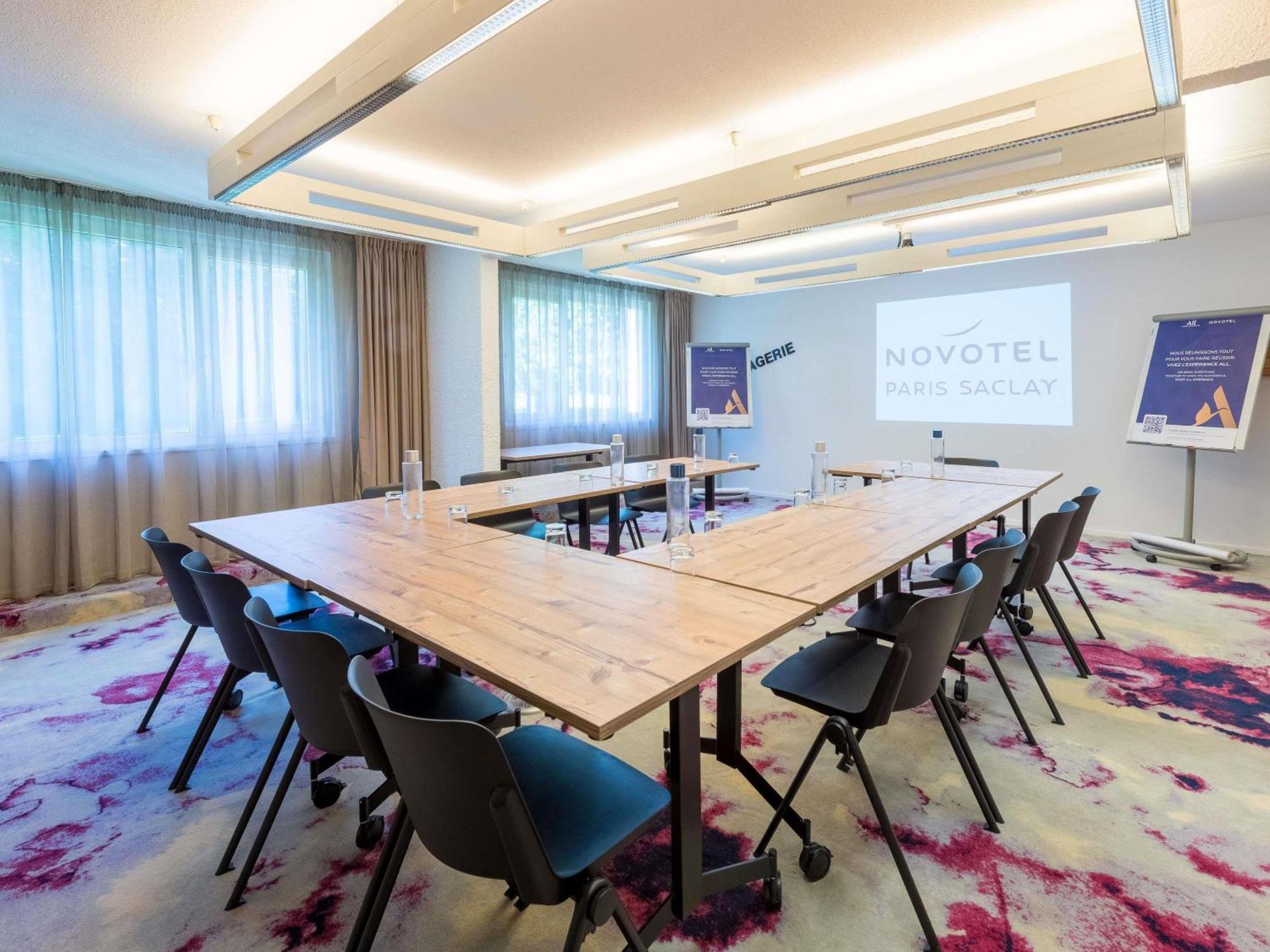 Novotel Saclay Exterior foto