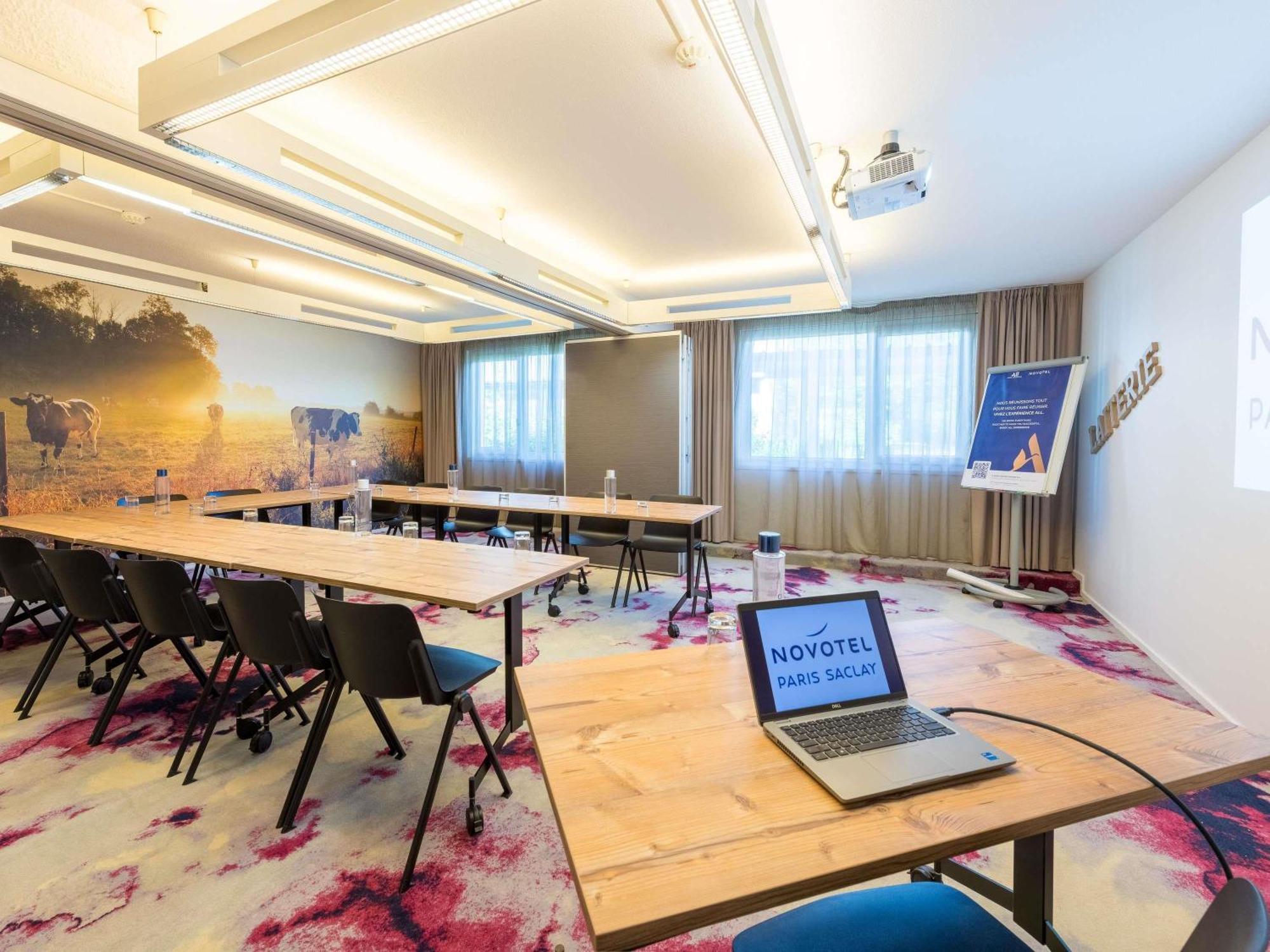 Novotel Saclay Exterior foto