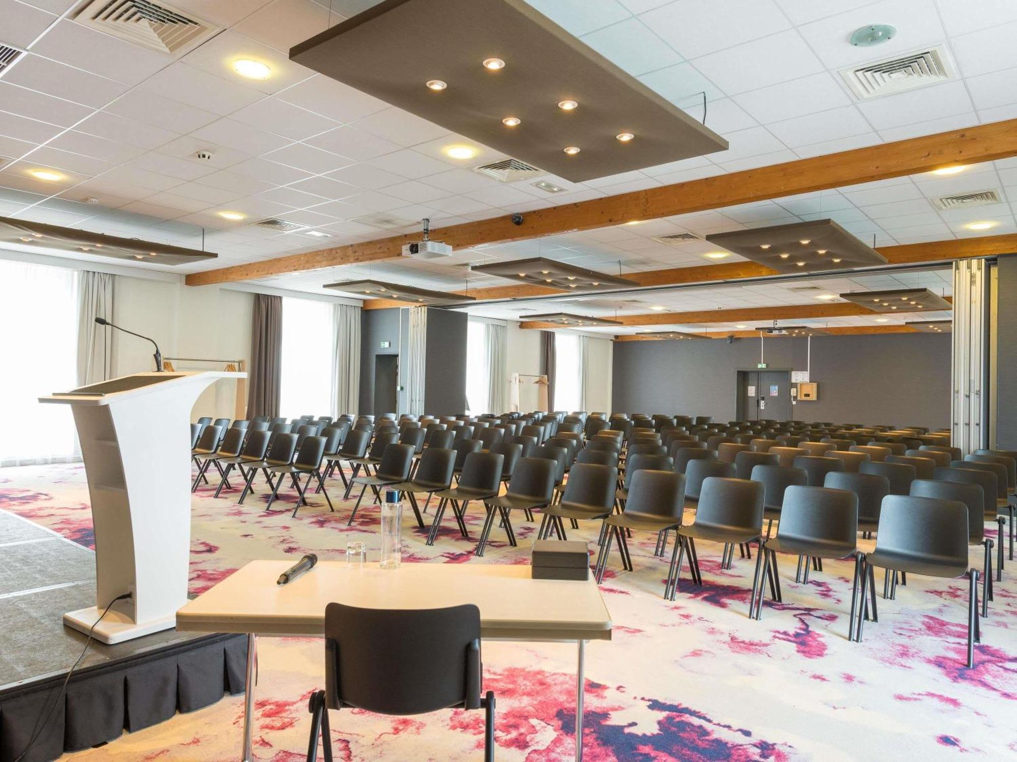 Novotel Saclay Exterior foto