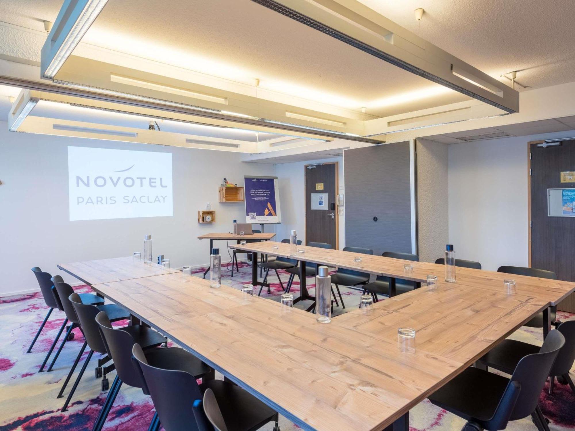 Novotel Saclay Exterior foto