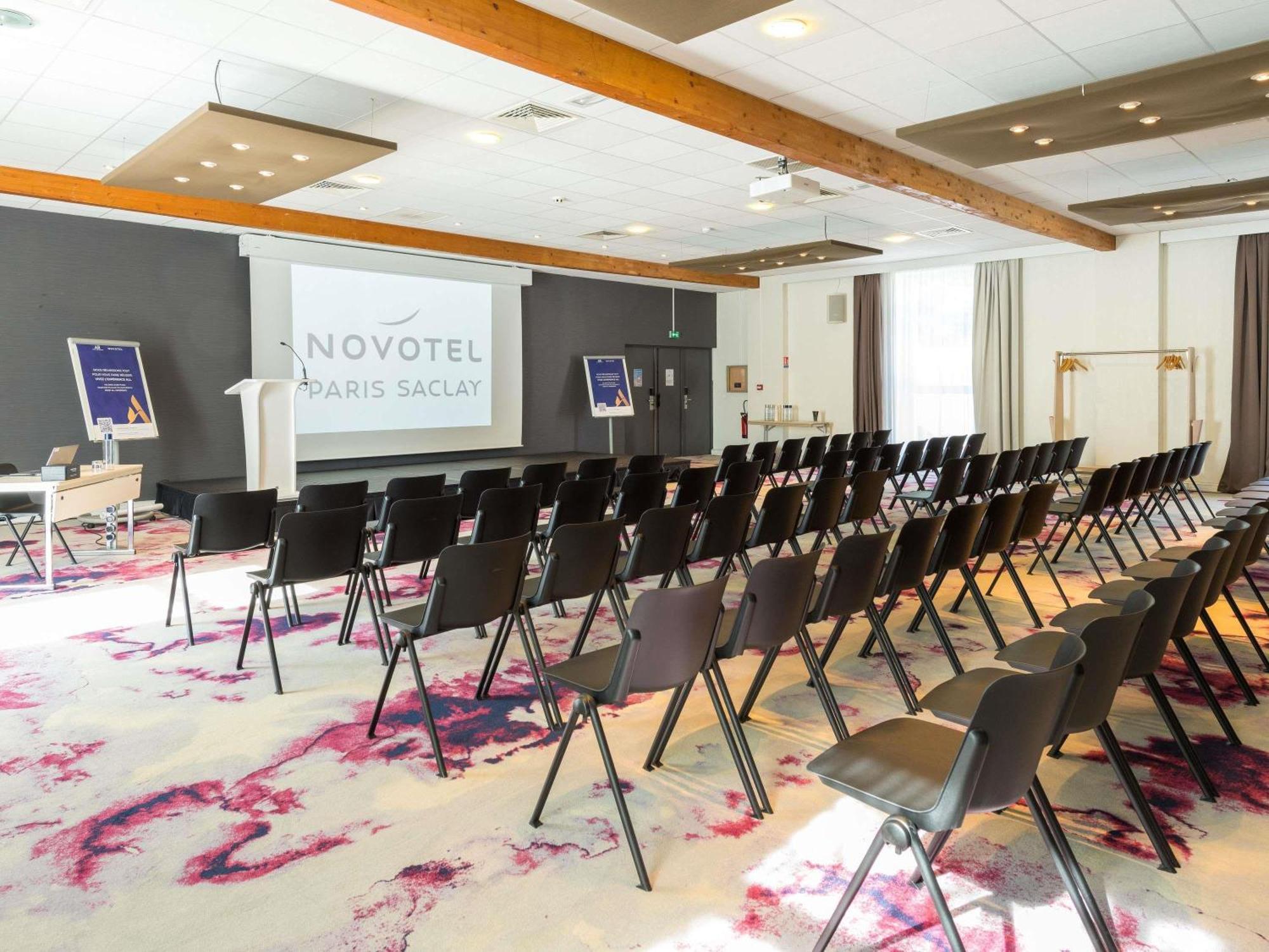 Novotel Saclay Exterior foto